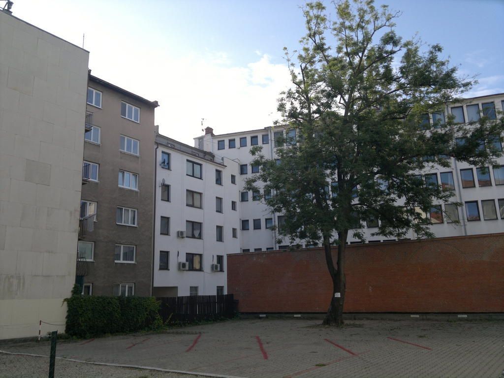 Apartment Maximilian Bratislava Exterior photo
